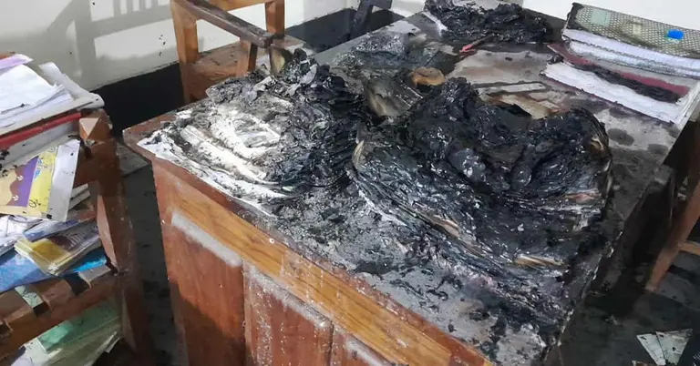 গ্রামীণ ব্যাংকে আগুন